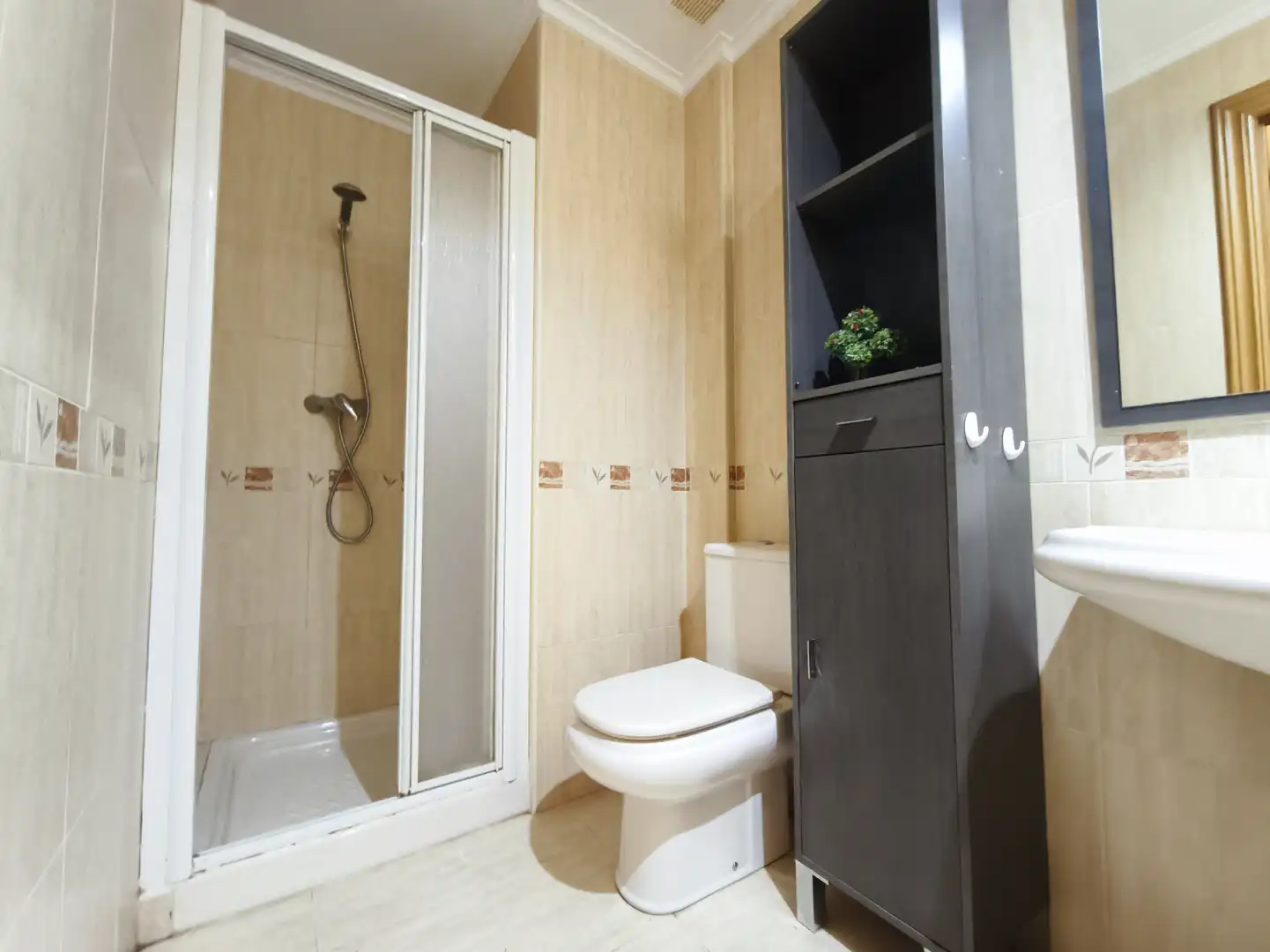 Bathroom of Flat for sale in Alberite, La Rioja