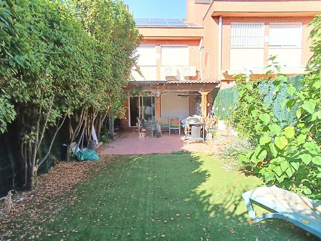 Casa-chalet en Venta en El Olivar - La Magdalena