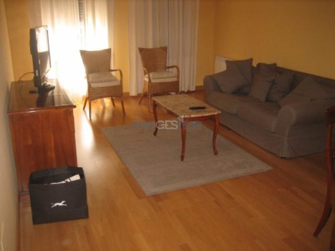 Wohnzimmer von Wohnungen miete in Valencia de Don Juan mit Heizung, Abstellraum und Möbliert