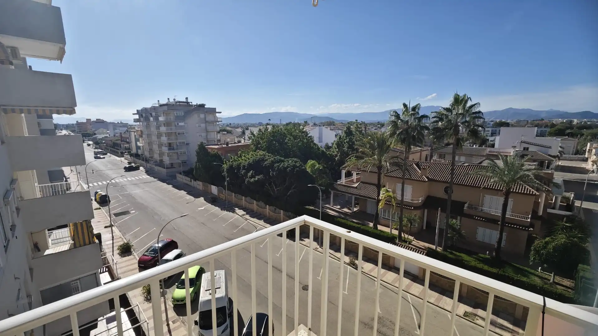 Vista exterior de Apartamento en venta en Daimús con Terraza, Piscina y Amueblado