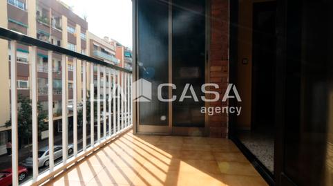 Foto 2 de Pis en venda a Carrer de L'escultor Ordóñez, Porta, Barcelona