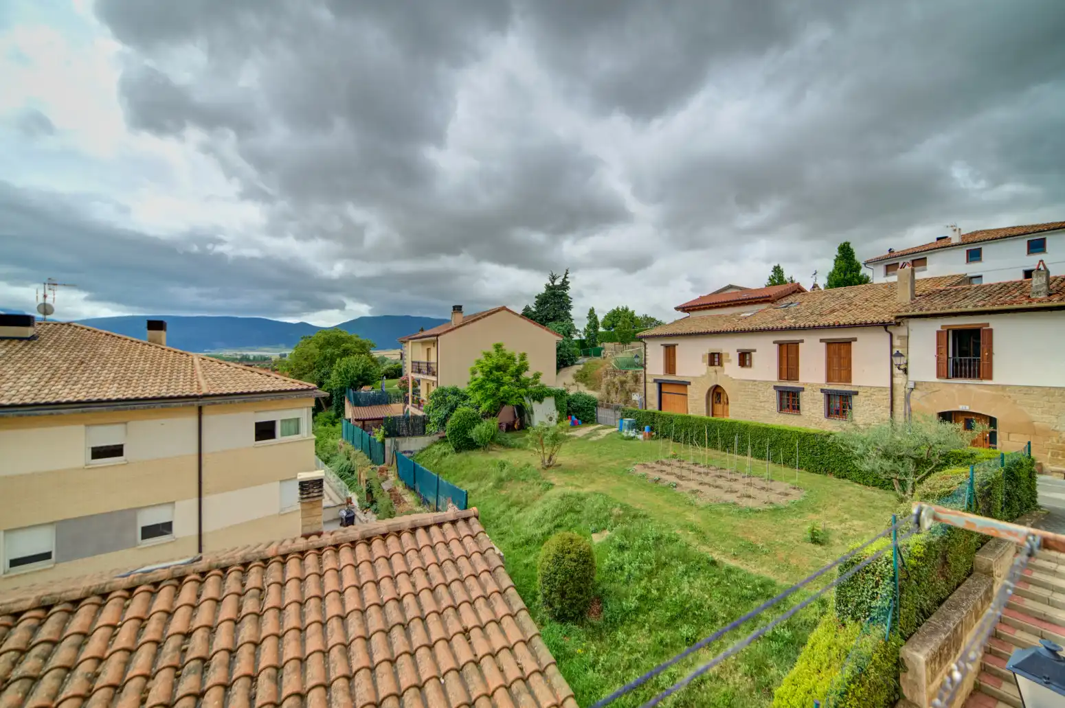 Vista exterior de Piso en venta en Valle de Elorz / Elortzibar con Calefacción y Parquet