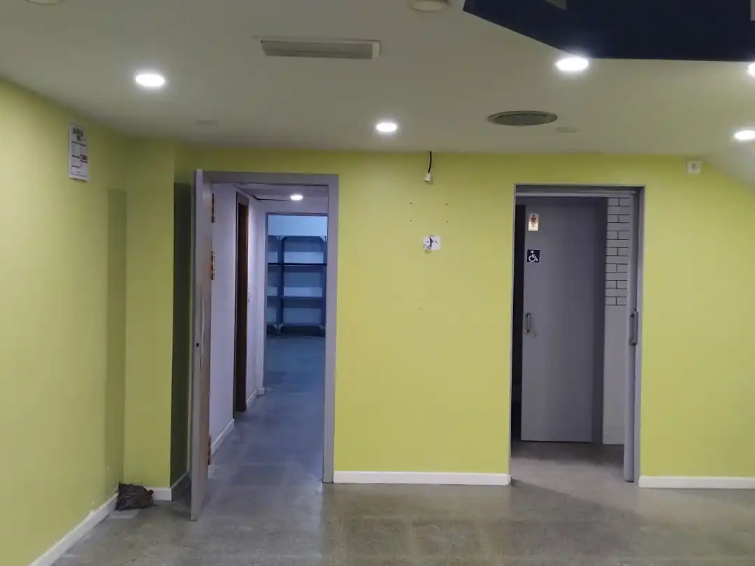 Gewerbefläche zum Verkauf in Carrer de l'Illa 25, imagen 5