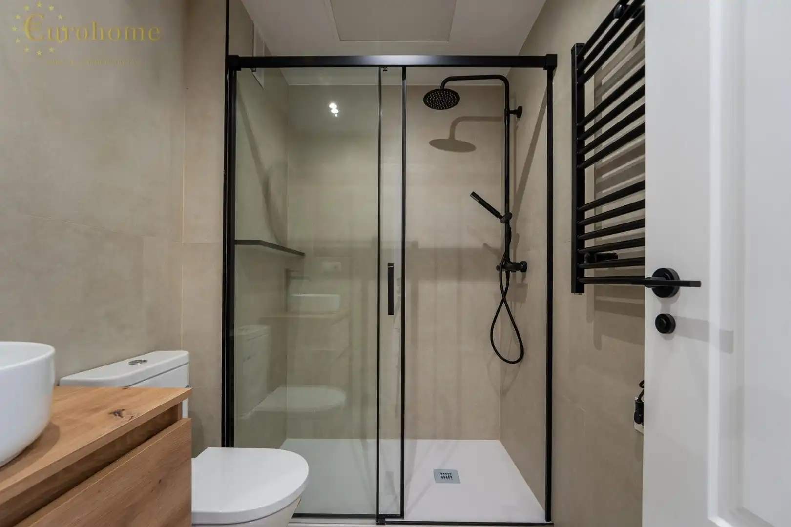 Badezimmer von Wohnung zum Verkauf in Madrid mit Klimaanlage, Heizung und Abstellraum