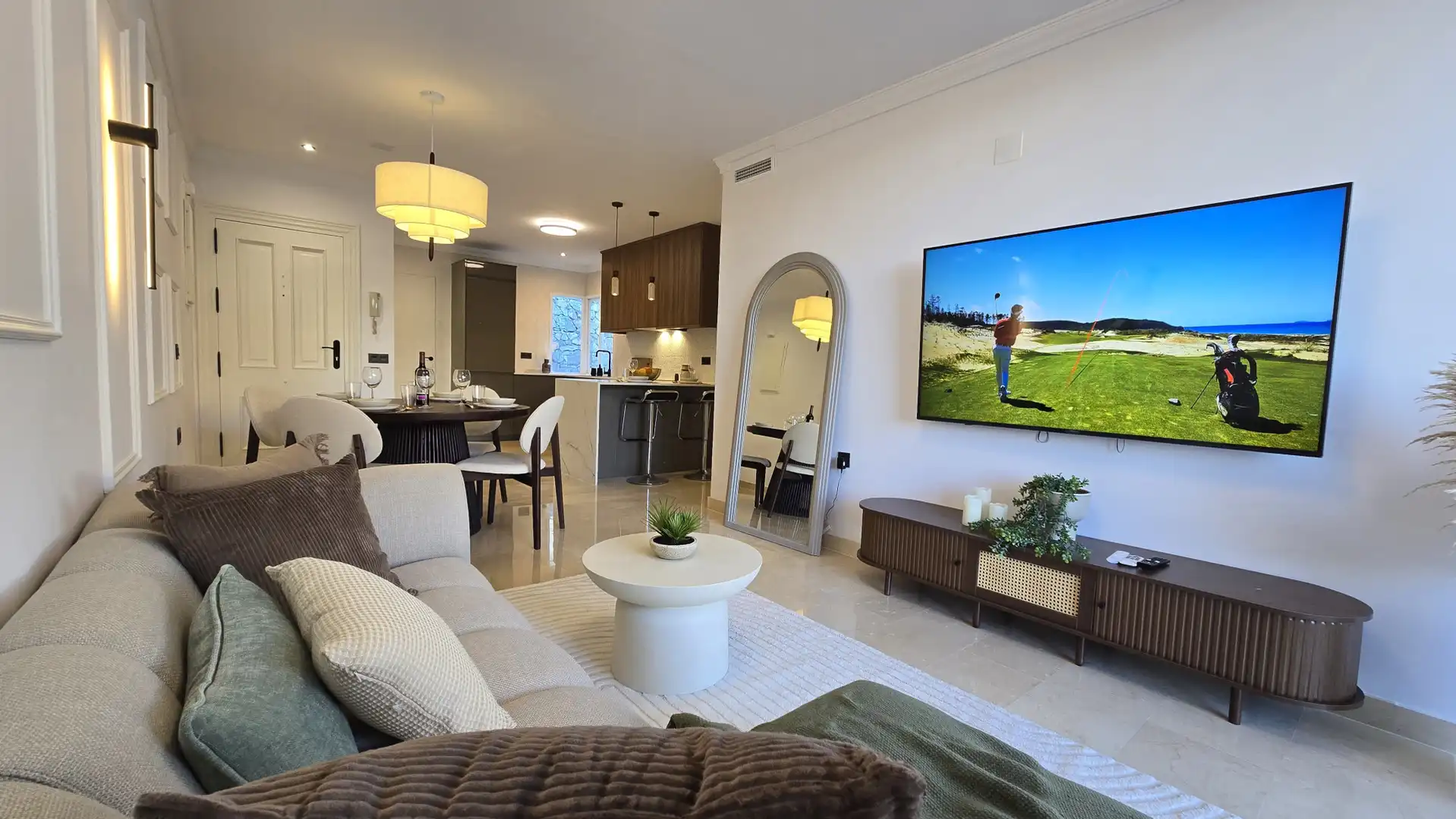 Apartament amb piscina en venda a Benahavís pueblo, imagen 3