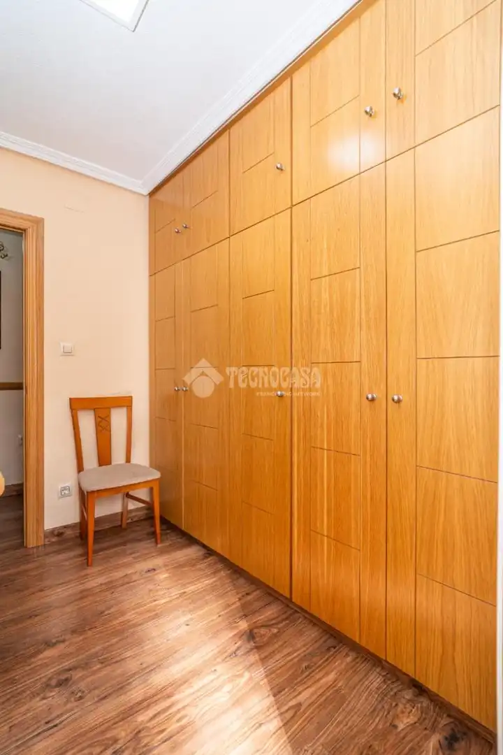 Habitación de Piso en venta en Linares con Aire acondicionado, Terraza y Balcón