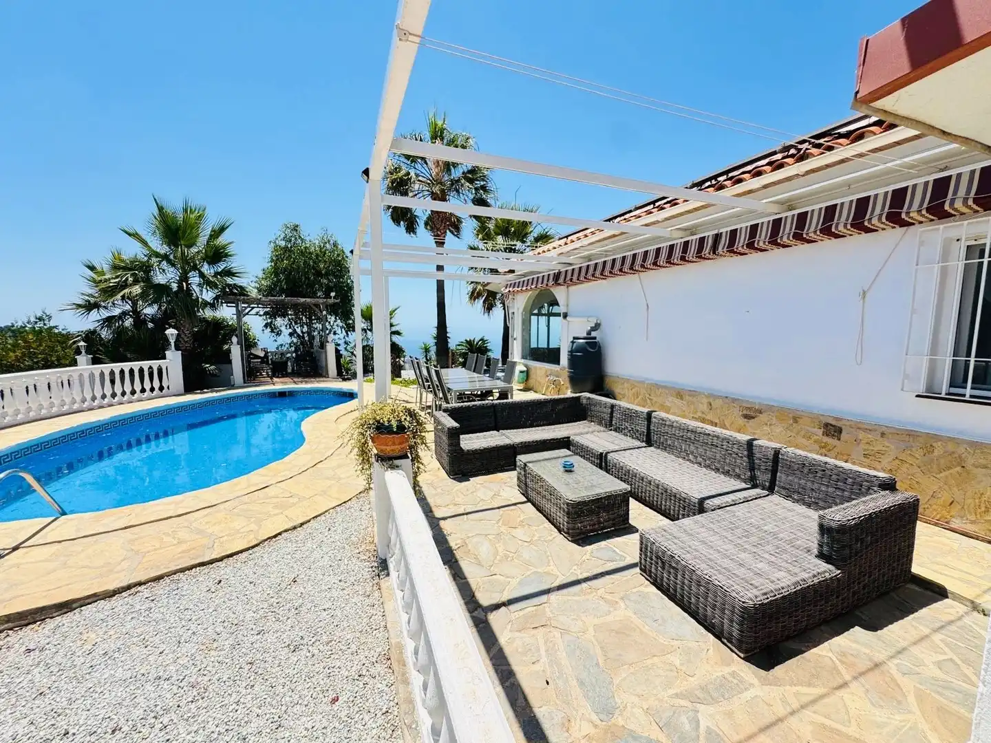 Terrassa de Casa o xalet en venda en Arenas amb Aire condicionat, Jardí privat i Traster