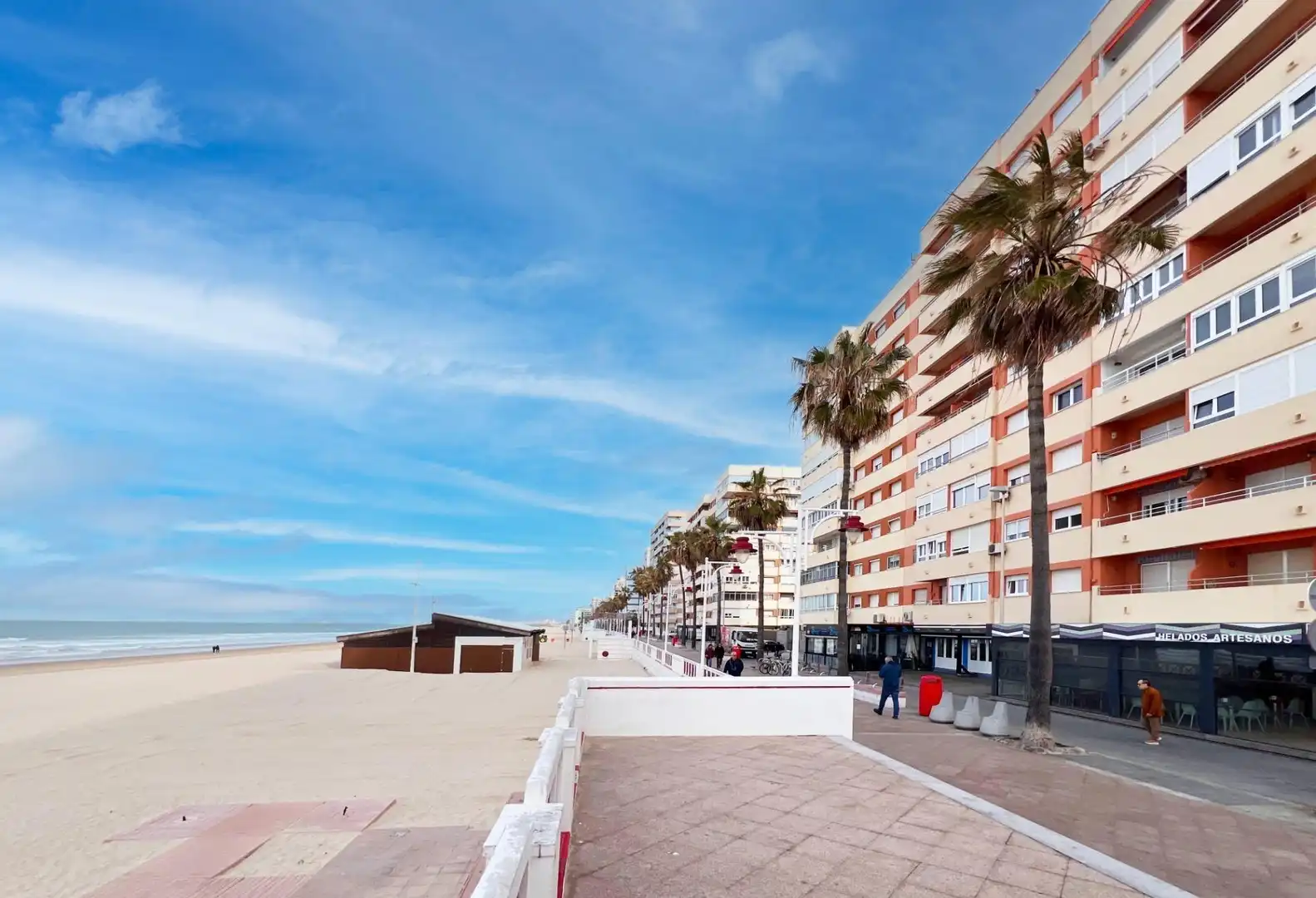 Vista exterior de Local en venta en Cádiz