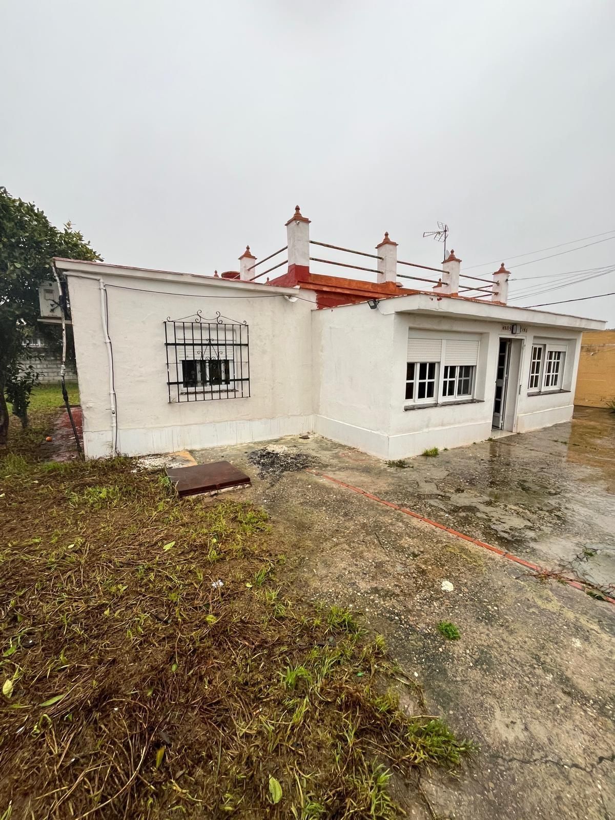 Vista exterior de Casa o xalet en venda en Chiclana de la Frontera