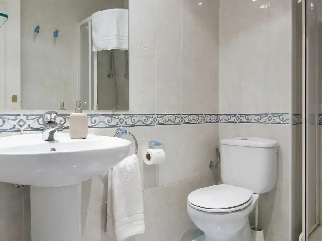 Bany de Casa o xalet per a compartir en Fuencarral - El Pardo