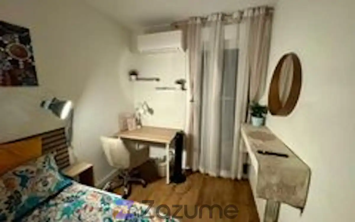 Room in C. Empleo Juvenil, Orcasitas