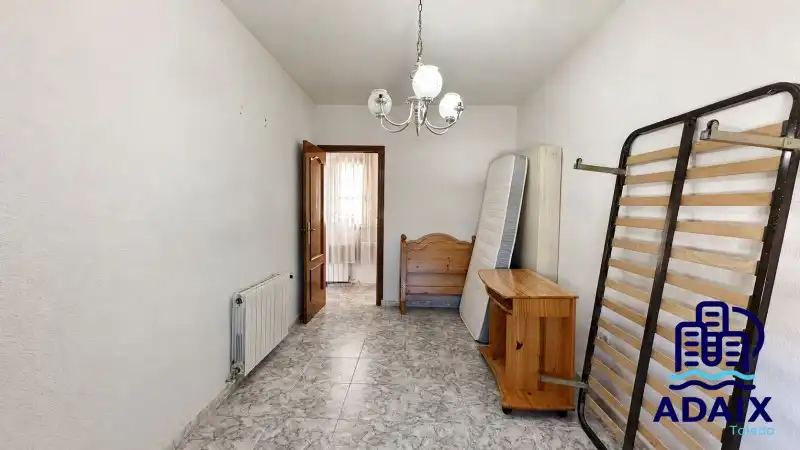 Casa adosada en venta en Huecas con Calefacción y Balcón