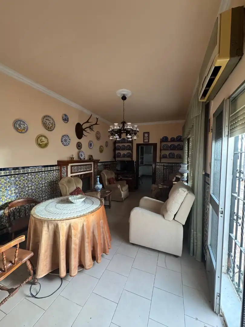 Sala de estar de Casa o chalet en venta en Espartinas con Aire acondicionado, Terraza y Amueblado