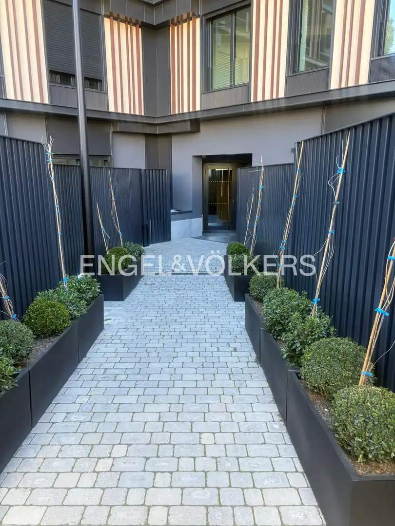 Terrassa de Pis de lloguer en Madrid amb Aire condicionat, Calefacció i Jardí privat