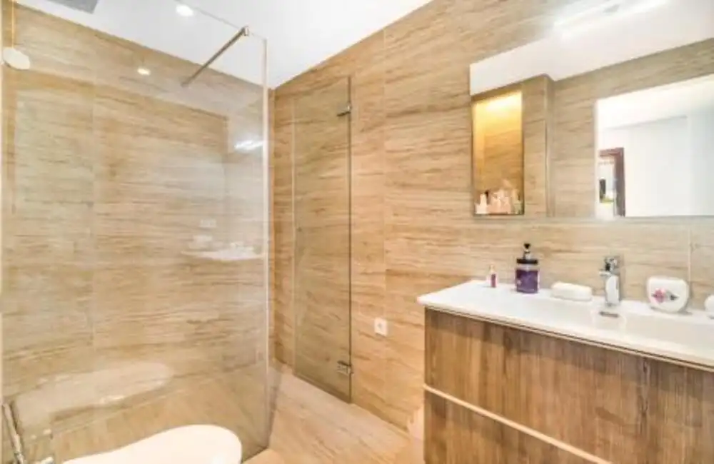 Baño de Apartamento de alquiler en Milla de Oro