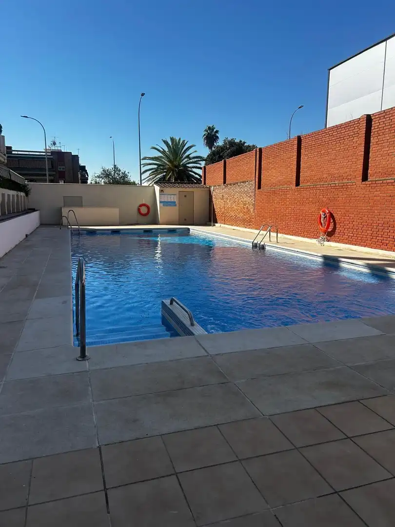 Piscina de Piso de alquiler en Córdoba con Aire acondicionado, Jardín privado y Piscina comunitaria