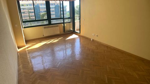 Foto 2 de Piso de alquiler en Calle del Galeón, Alameda de Osuna, Madrid Capital