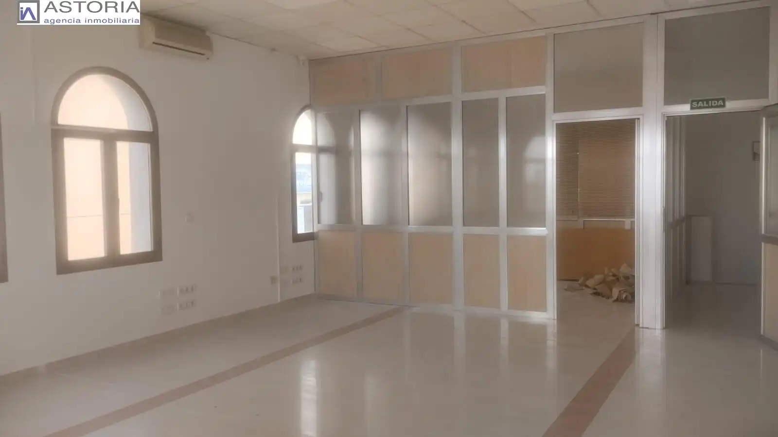 Local comercial de lloguer a Calle Calle de Baza, imagen 4