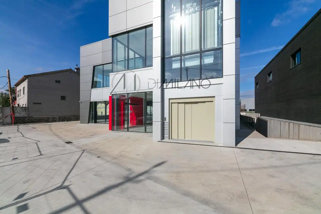 Exterior view of Industrial buildings for rent in Vigo 