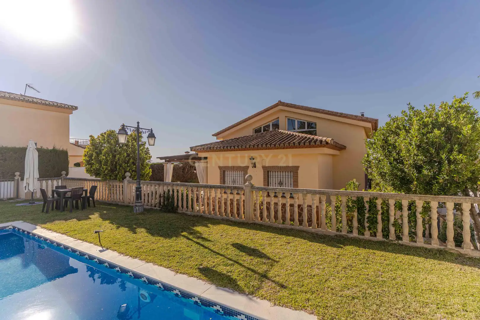 Jardí de Casa o xalet en venda en La Zubia amb Jardí privat, Traster i Piscina