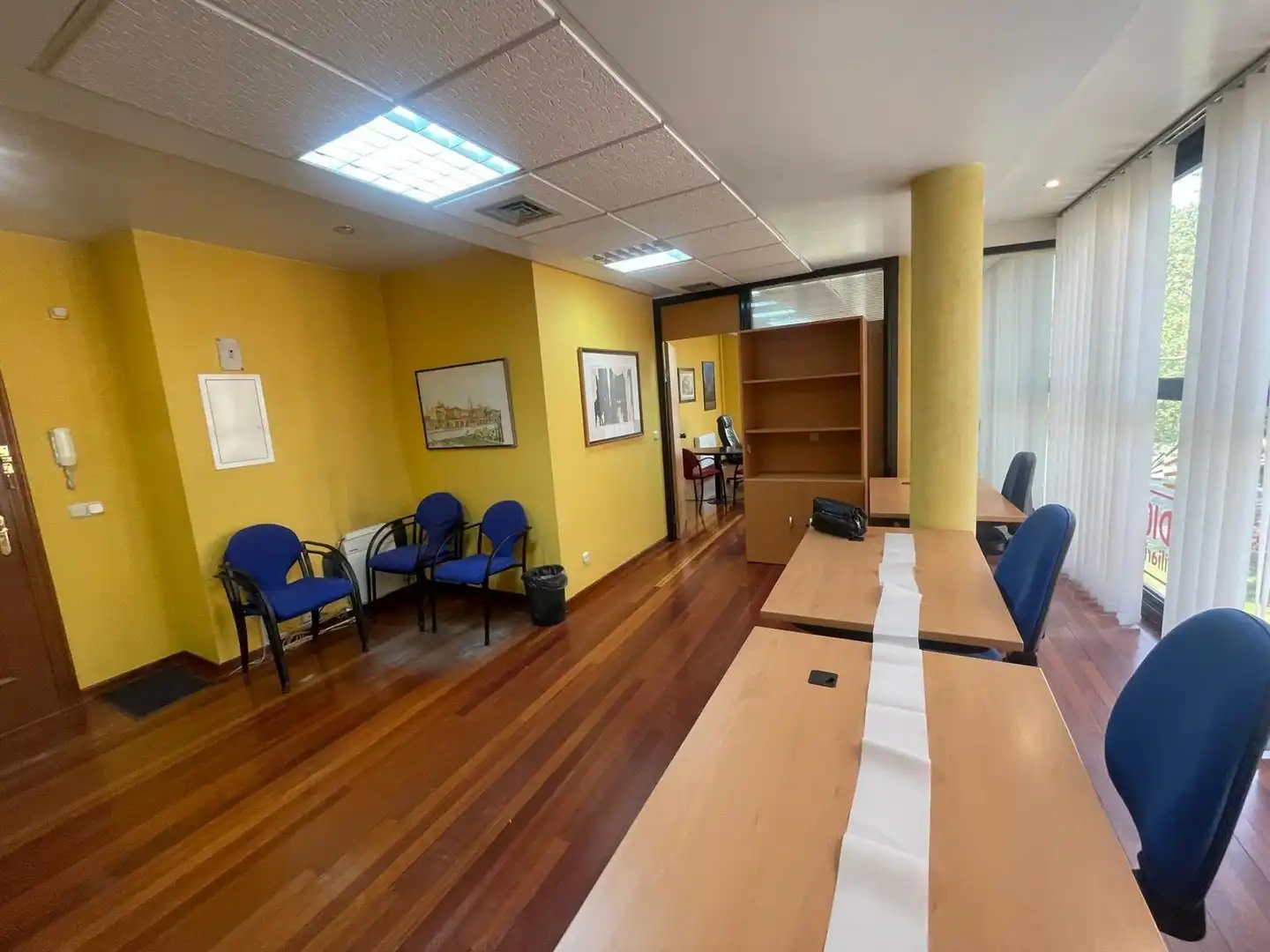 Office for sale in Valladolid  with Air Conditioner