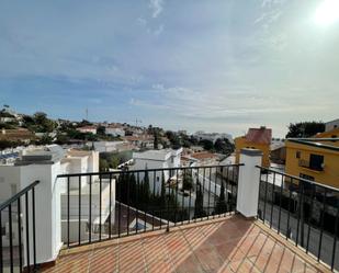 Vista exterior de Casa adosada en venda en Fuengirola amb Aire condicionat, Calefacció i Terrassa