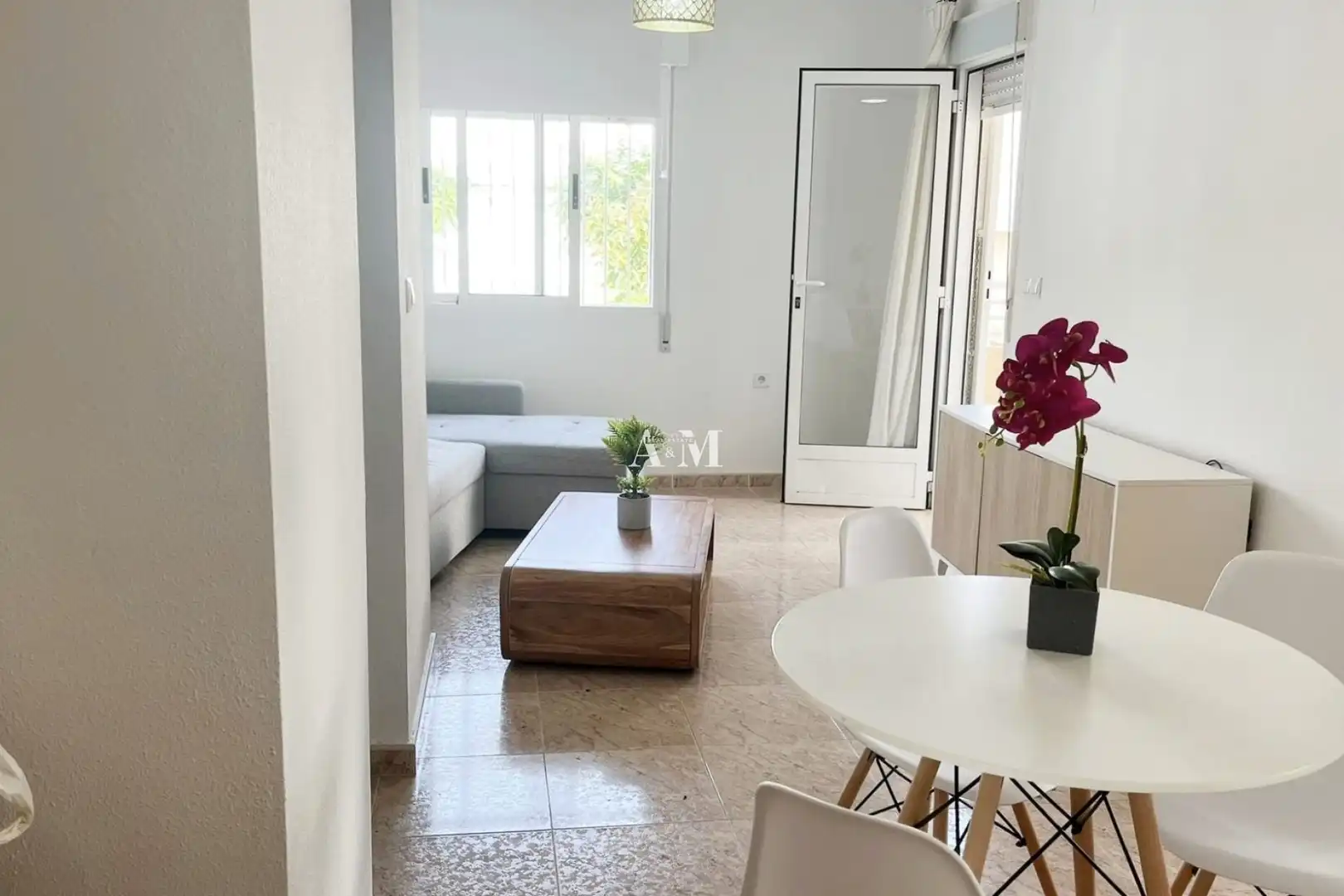 Flat with pool to rent in Nueva Torrevieja - Aguas Nuevas, imagen 2
