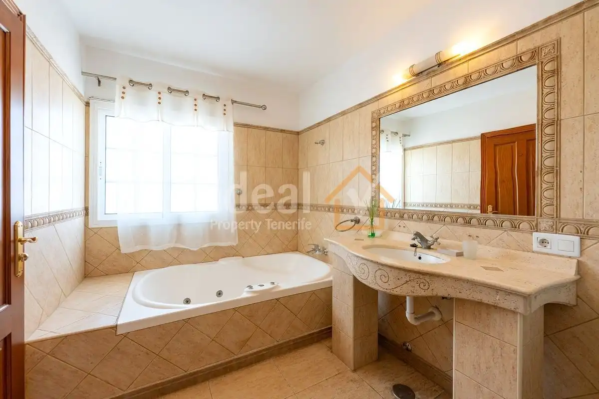 Detached house with pool for sale in Golf del Sur - Amarilla Golf, imagen 38