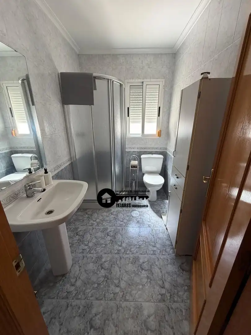 Badezimmer von Wohnung zur Miete in Albacete mit Möbliert