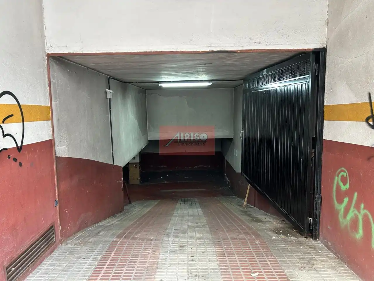 Parking de Apartamento en venta en Ourense Capital  con Calefacción, Trastero y Amueblado