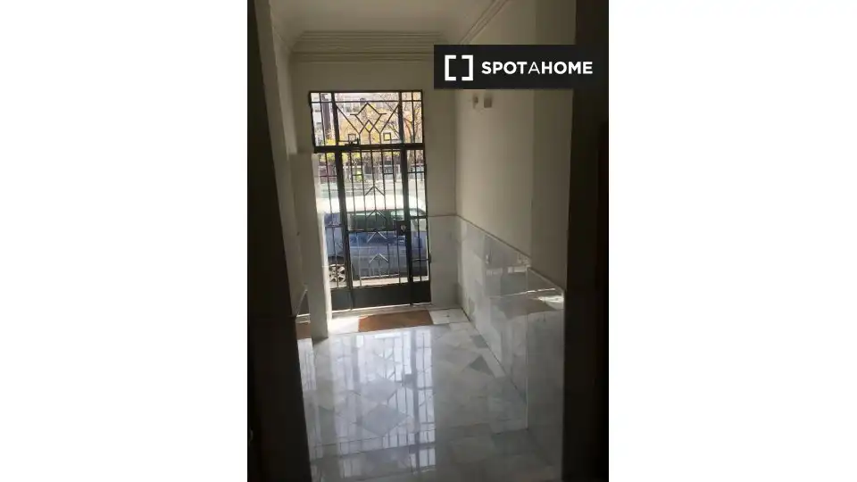 Flat for rent in Sants-Badal