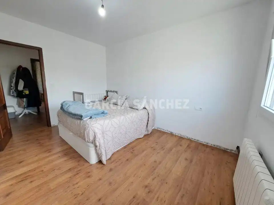 Bedroom of Houses for sale in Boiro  with Private garden, Terrace and Furnished