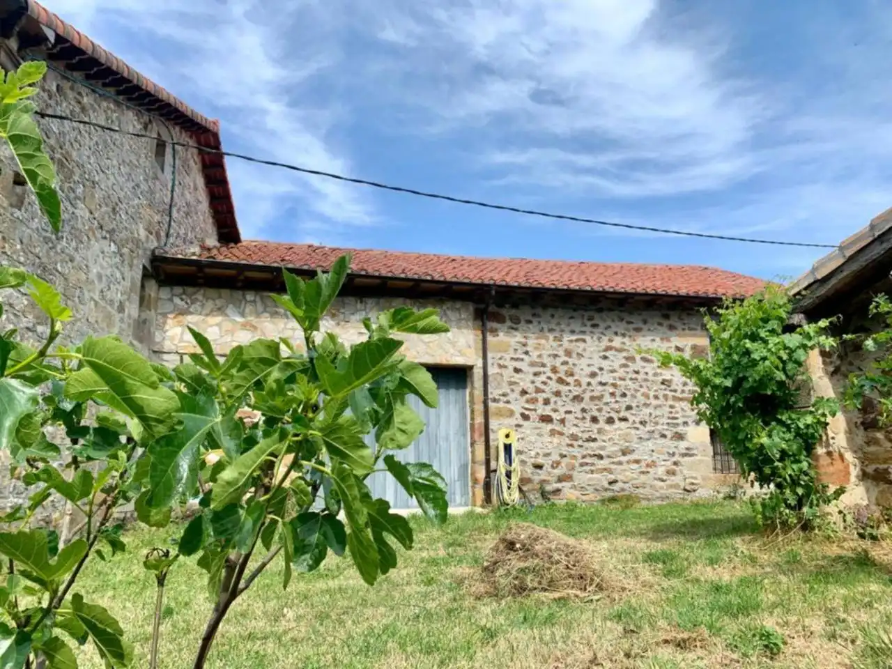 Vista exterior de Casa o chalet en venta en Arija con Calefacción, Jardín privado y Terraza