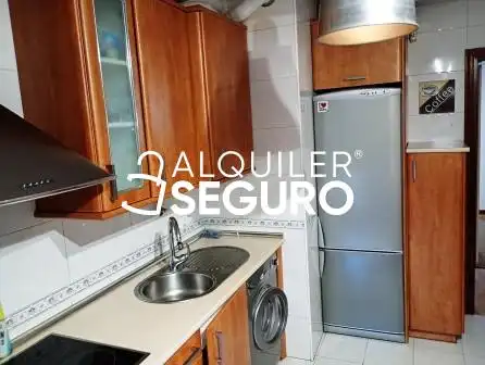 Cocina de Piso de alquiler en Vitoria - Gasteiz con Calefacción y Amueblado