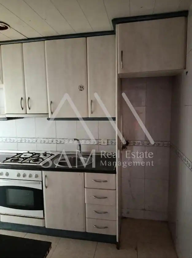 Küche von Wohnung zum Verkauf in Badalona mit Balkon