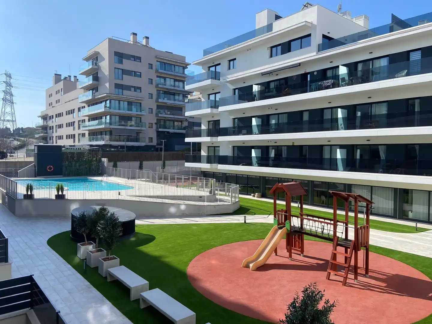 Schwimmbecken von Maisonette zum Verkauf in Sant Boi de Llobregat mit Klimaanlage, Heizung und Terrasse