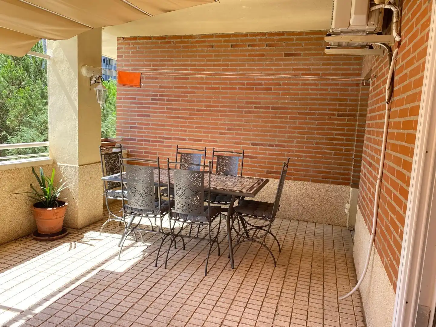 Terrasse von Wohnung zur Miete in Cáceres mit Klimaanlage, Privatgarten und Terrasse