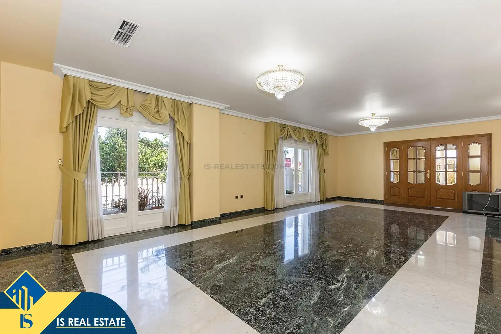 Chalet con jardín en venta en Zona Carrefour - Urbanizaciones, imagen 8