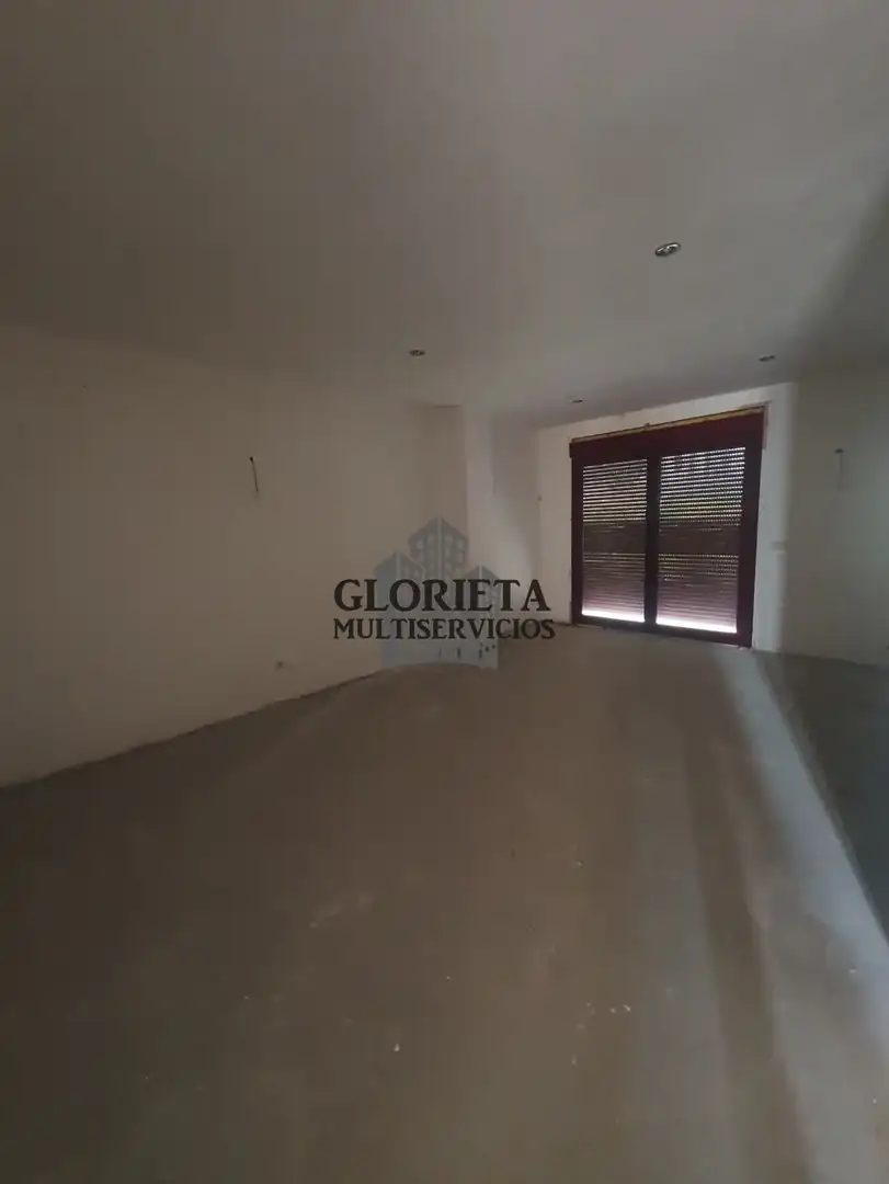 Casa adosada en venta en Vigo  con Calefacción, Parquet y Terraza