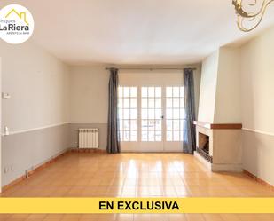 Sala d'estar de Casa o xalet en venda en Arenys de Mar amb Calefacció, Terrassa i Traster