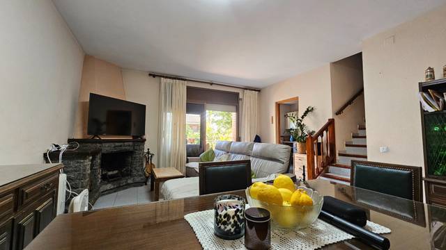 Casa adosada en Venta en Carrer de Joan Sallent, 30T en Can Deu