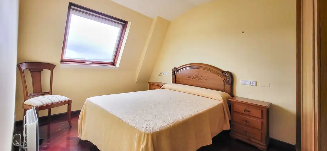 Bedroom of Flat for rent in Carballo  with Heating