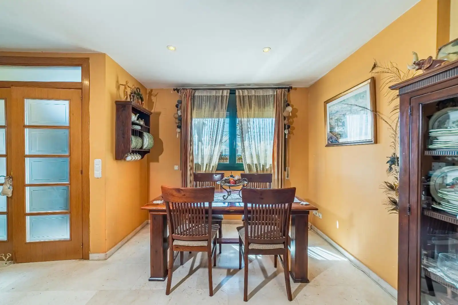 Esszimmer von Einfamilien-Reihenhaus zum Verkauf in Vilassar de Mar mit Klimaanlage, Heizung und Terrasse