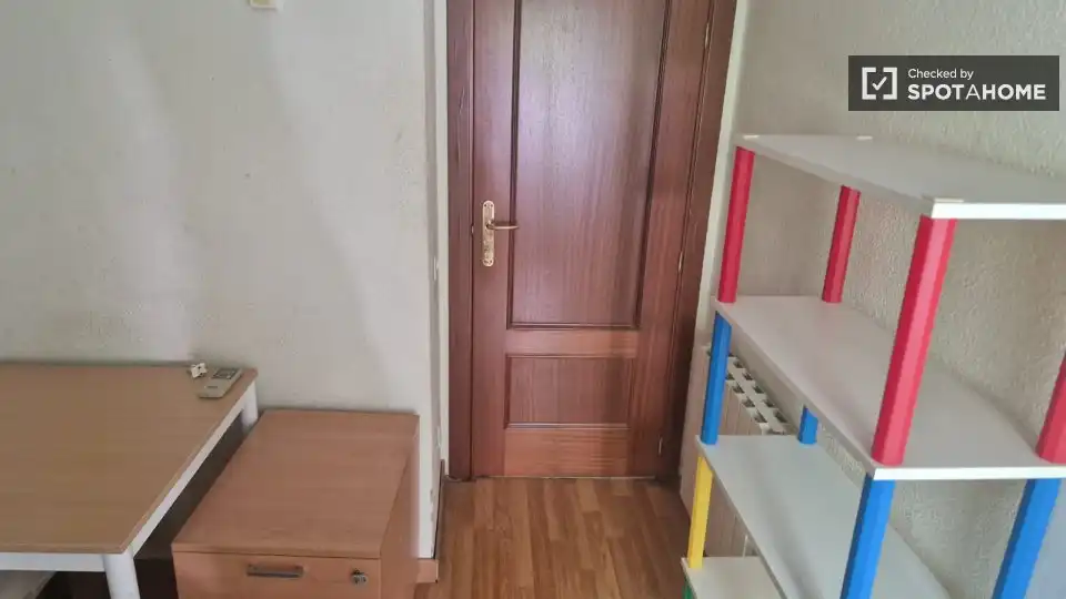 Flat for share in Las Rozas de Madrid  with Air Conditioner, Heating and Furnished