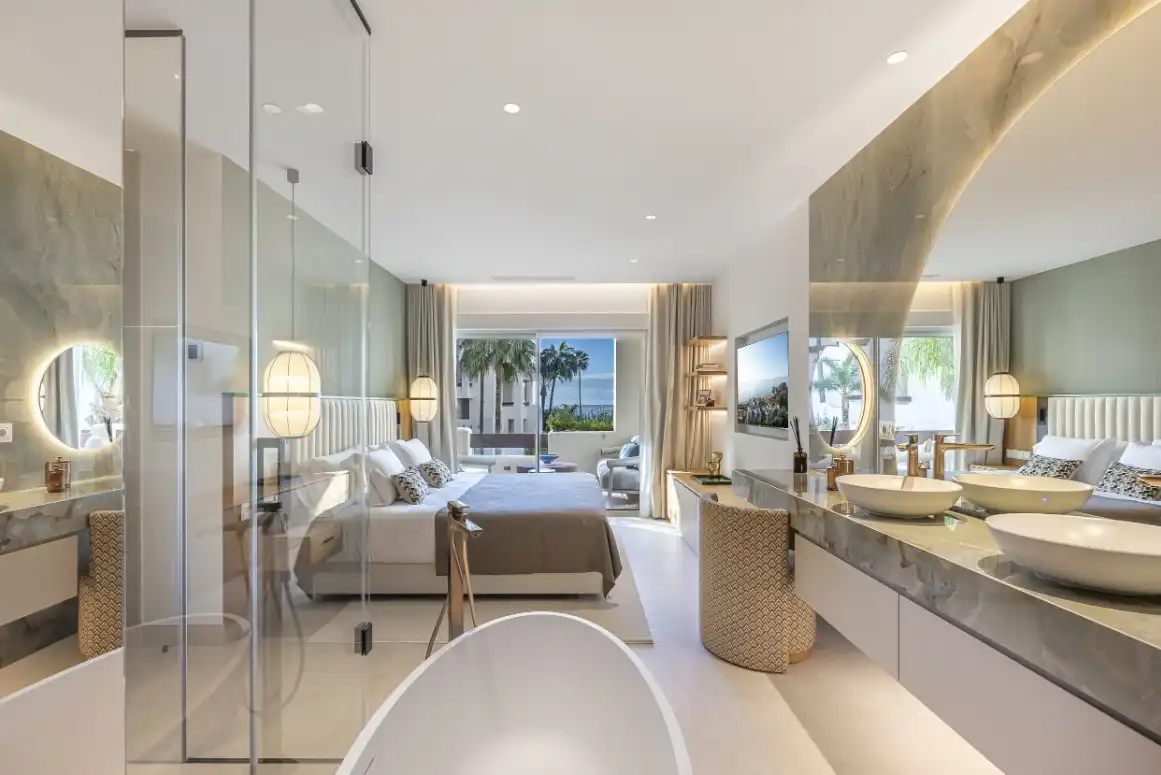 Bedroom of Flat for sale in Estepona  with Air Conditioner, Heating and Private garden