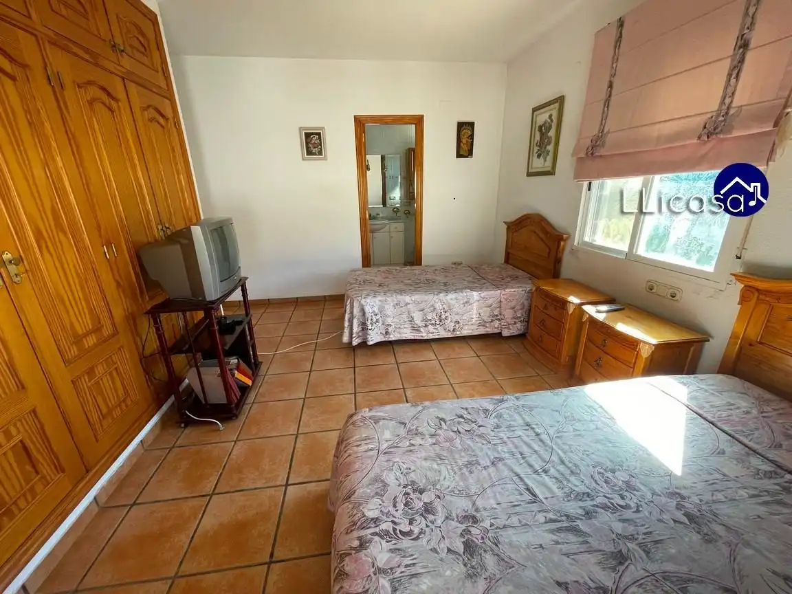 Habitación de Casa o chalet en venta en La Pobla de Vallbona con Calefacción, Jardín privado y Terraza