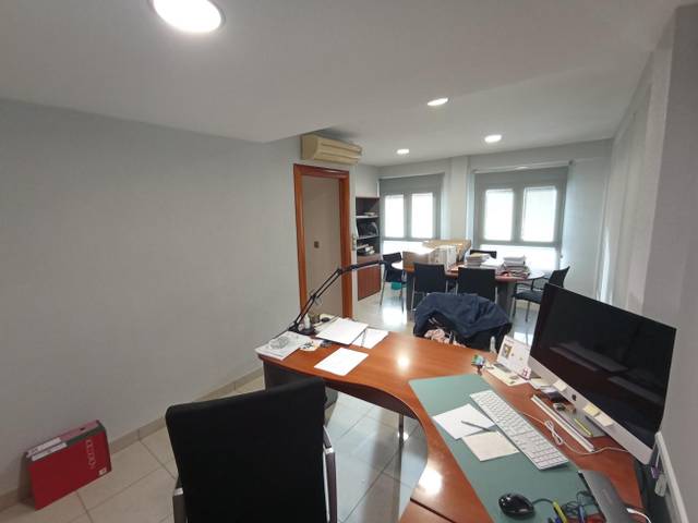 Oficina en Venta en Carrer Colón, 65 en Centro Urbano