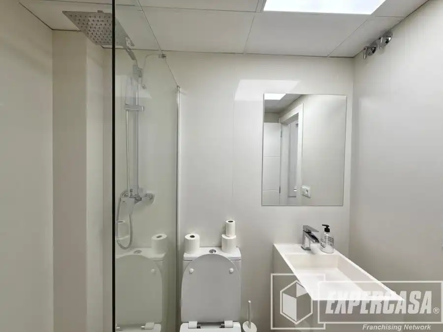 Bathroom of Houses for sale in Domeño  with Air Conditioner and Terrace