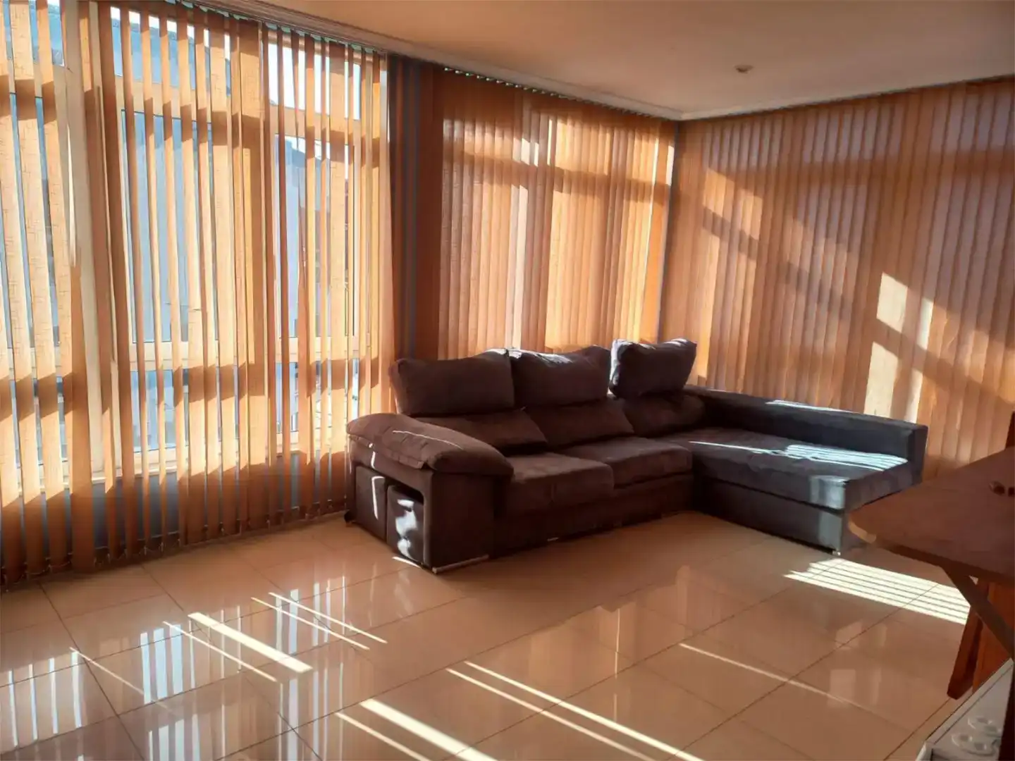 Sala d'estar de Pis en venda en A Illa de Arousa  amb Parquet, Traster i Balcó