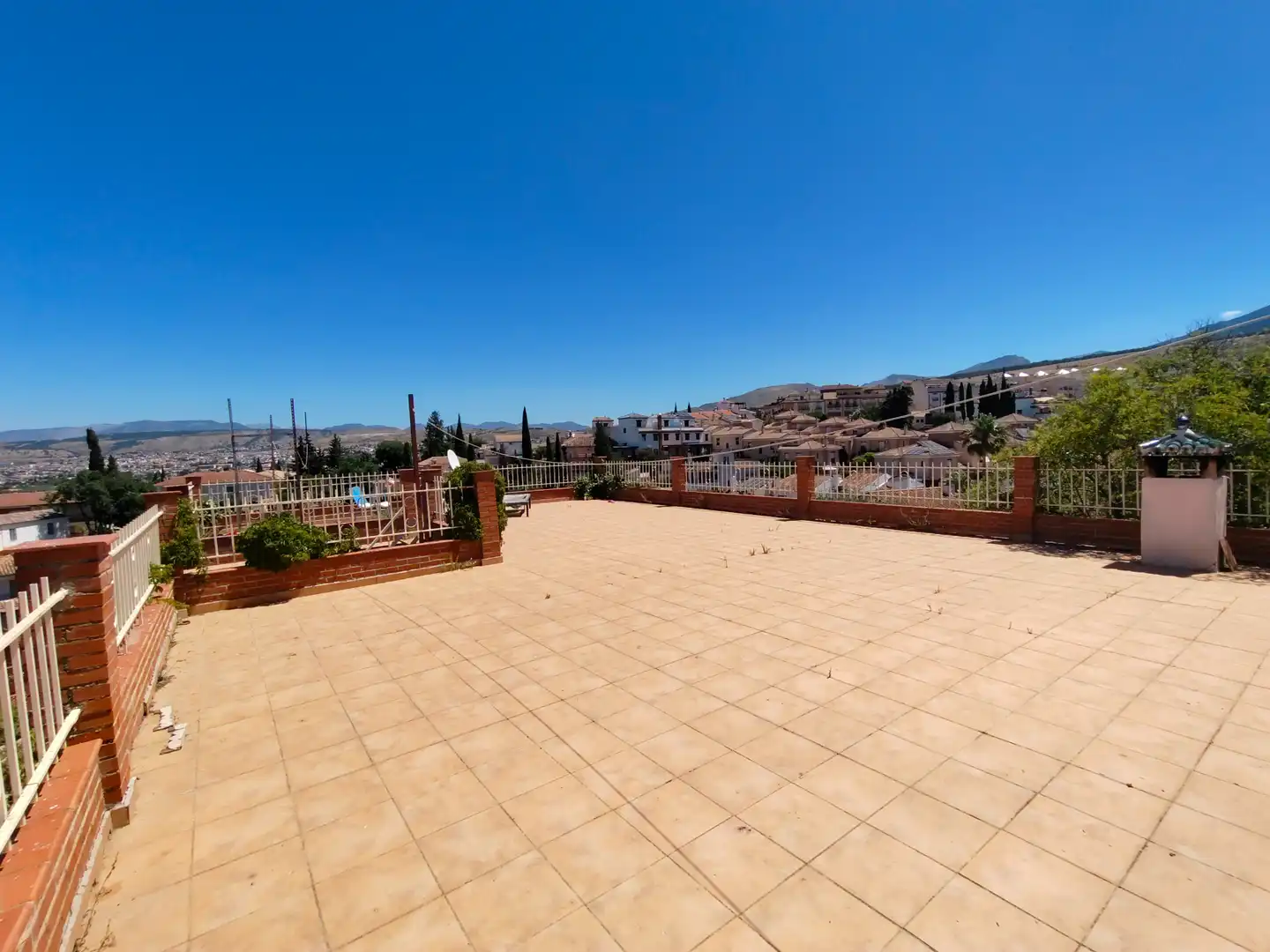 Terrassa de Casa o xalet en venda en La Zubia amb Aire condicionat, Calefacció i Jardí privat